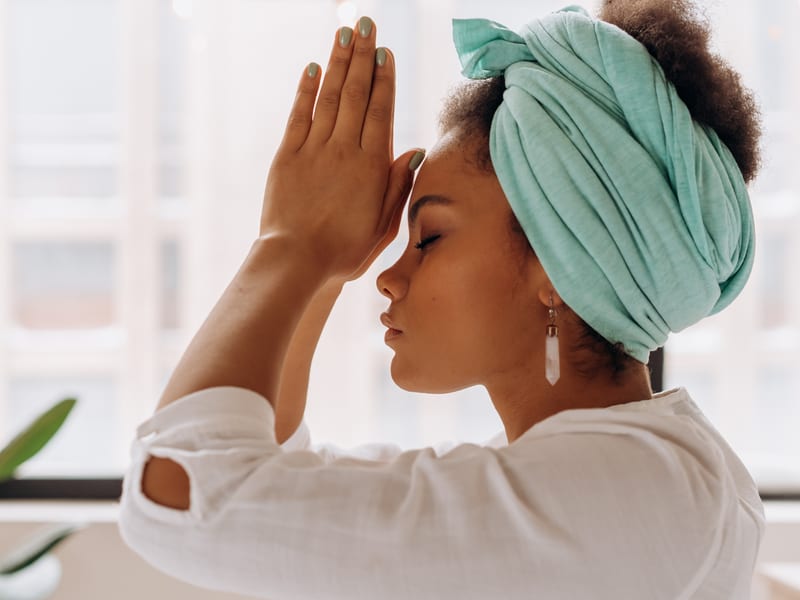 Una pratica di meditazione seduta, nello spazio del centro